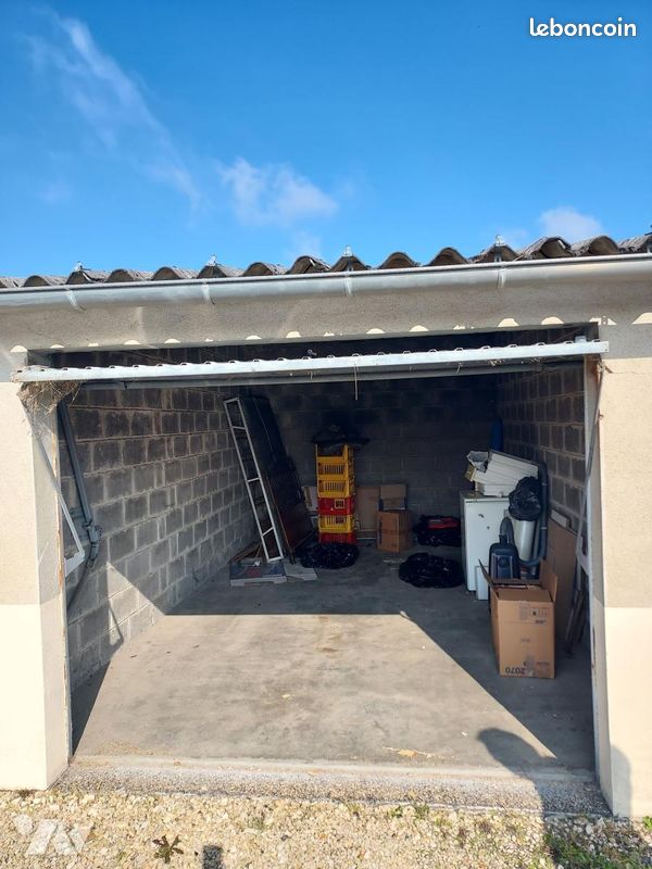 Garage MONTARGIS · 18 900 €