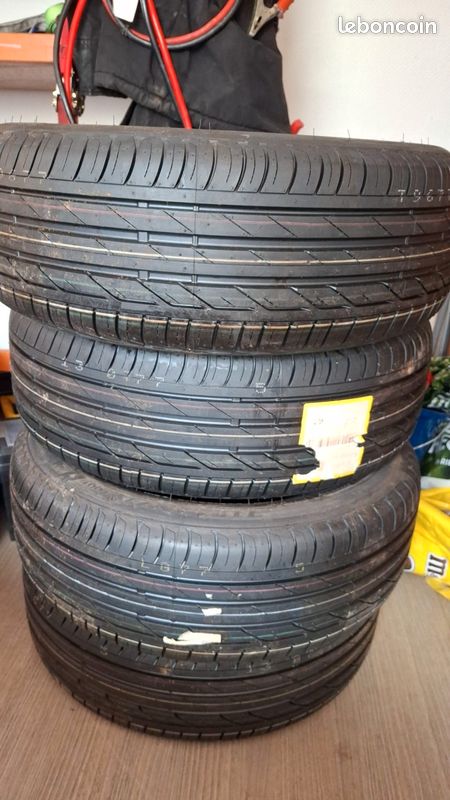 4 pneus neuf BRIDGESTONE 205.55 R17 95W (image 2)