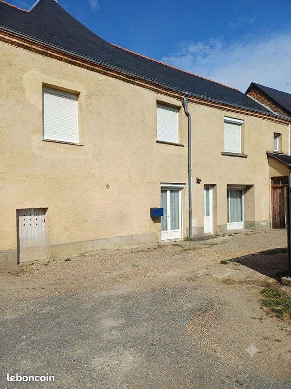 Maison 14 pièces 213 m² · à La Chapelle-d'Aligné · 213 m² · 165 000 €