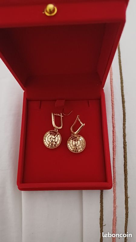Boucles d'oreilles en or (image 1)