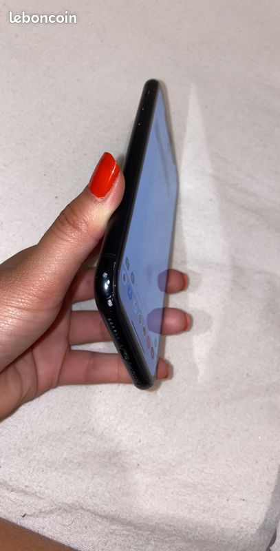 IPhone XR noir (image 2)
