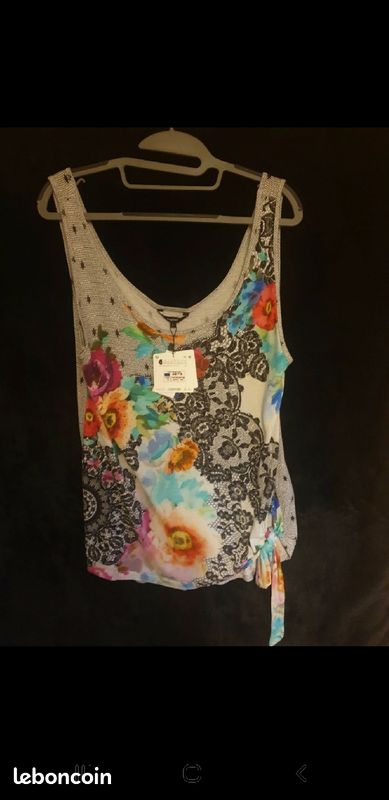 Top multicolore desigual neuf T 40
Original (image 1)
