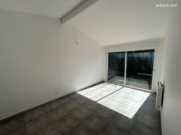 https://img.leboncoin.fr/api/v1/lbcpb1/images/45/7e/8a/457e8a2c990eabe0e3ac7665c66eb653a0b7130f.jpg?rule=ad-image