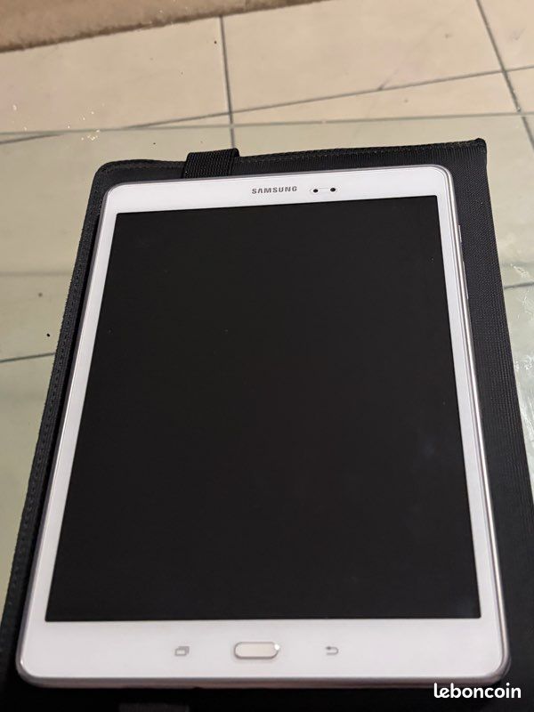 Tablette Samsung Galaxy Tab A 9.7 – SM-T550 – 16 Go (Wi-Fi) (image 5)