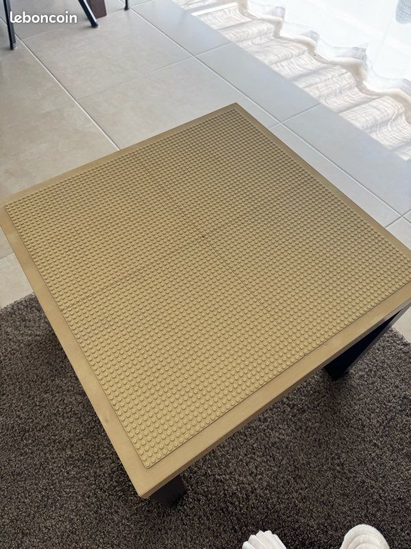 Table fabriquée lego (image 1)
