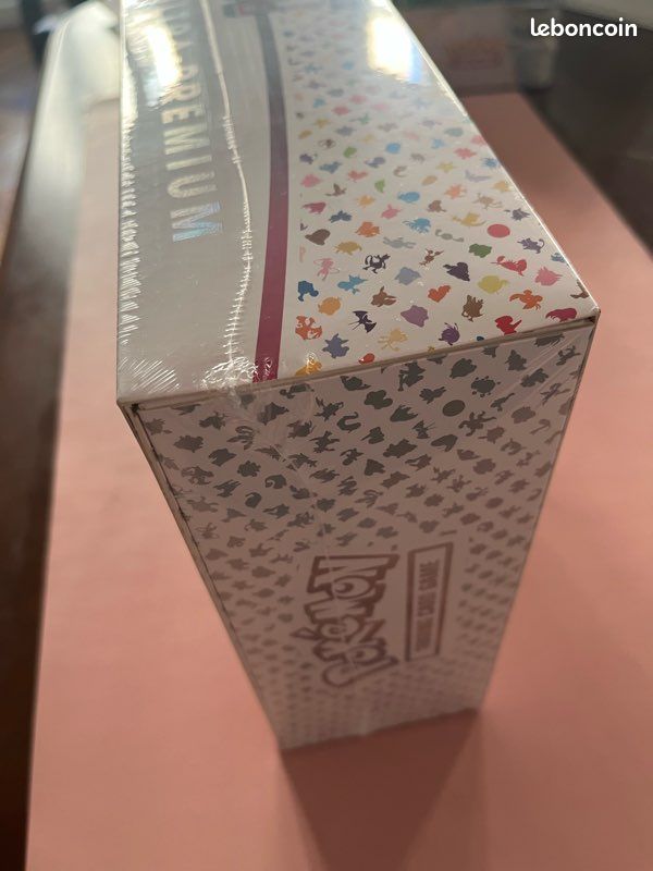 Coffret Pokémon UPC Mew 151 Ultra premium Ev3.5 FR neuf et scellé (image 3)