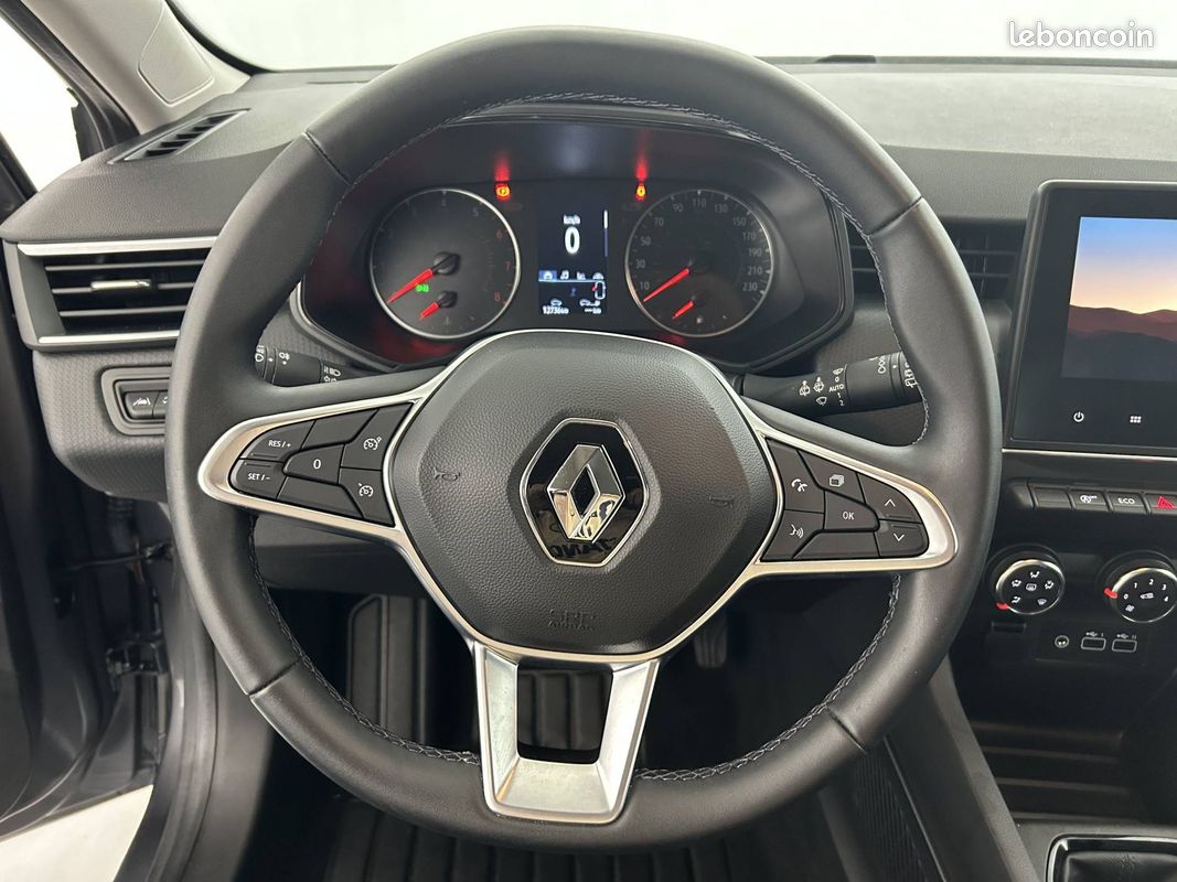 RENAULT Clio TCe 90 Equilibre (image 15)