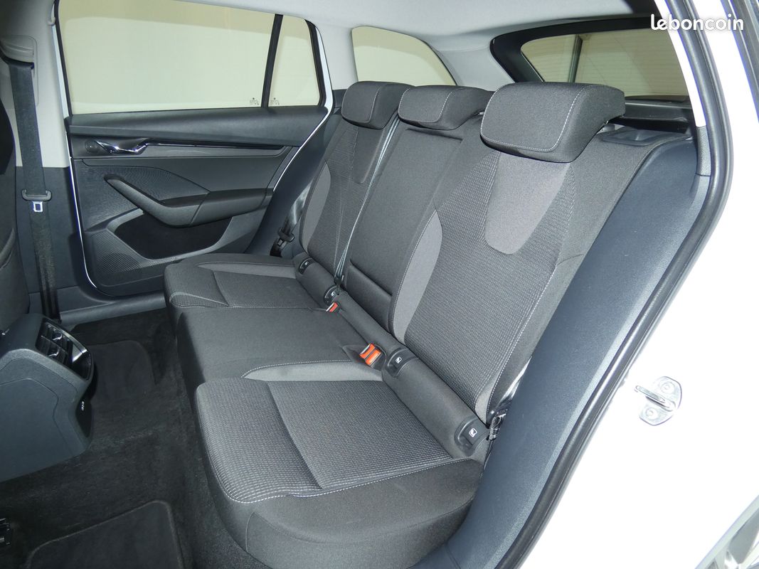 Skoda Octavia IV Combi 2.0 TDI 150 ch Ambition DSG7 - 1°Main - Origine France - Suivi Complet Skoda - 40'860 km - TVA - Apple Carplay - Volant chauffant - Virtual Cockpit (image 9)