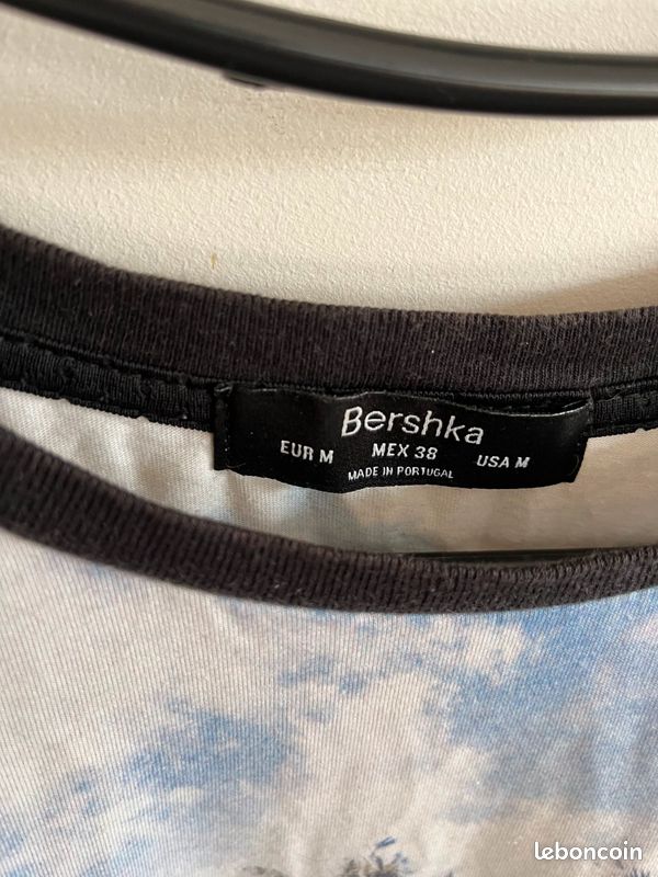 TEE shirt homme imprimé bershka troué taille m (image 4)