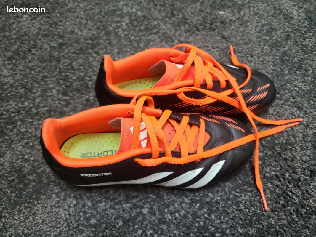 Chaussure de foot Adidas (image 2)