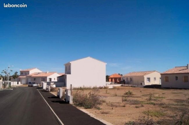 Terrain 300 m² Aigues Mortes (image 1)