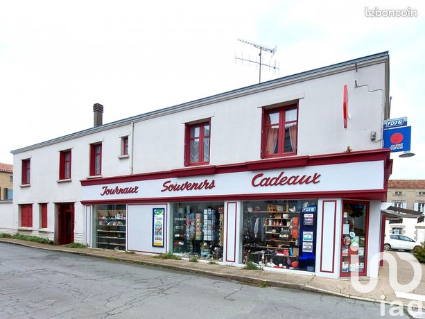Maison 8 pièces 322 m²
