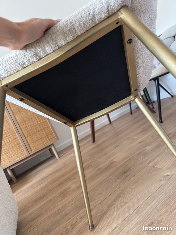 Chaise bouclette beige (image 4)
