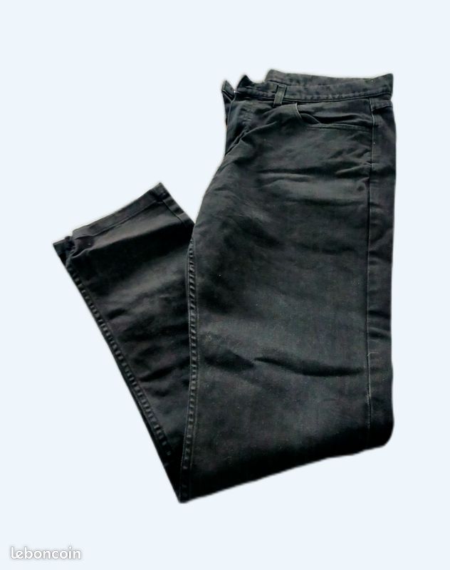 Jean noir taille 44 (image 1)