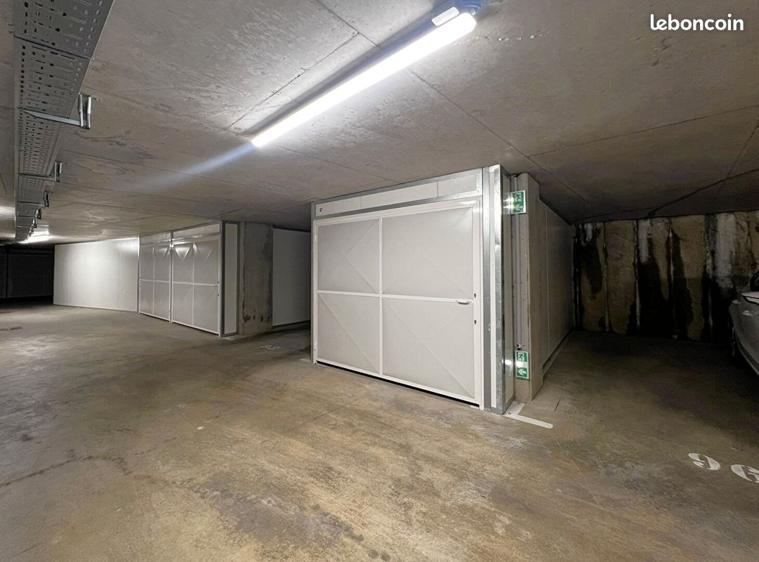 Parking 12 m² · à Tournefeuille · 12 m² · 90 €/mois