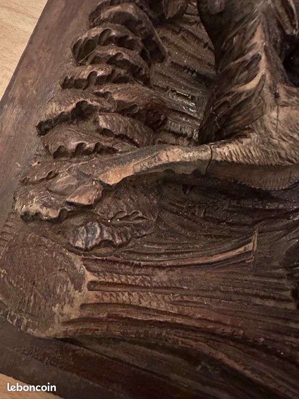 Ancien bas relief en bois sculpté - scène moyenâgeuse de chasse au cerf (image 4)