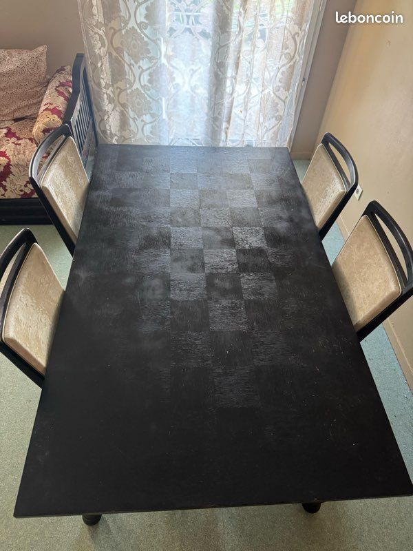 Table à manger avec 4 chaise (image 3)
