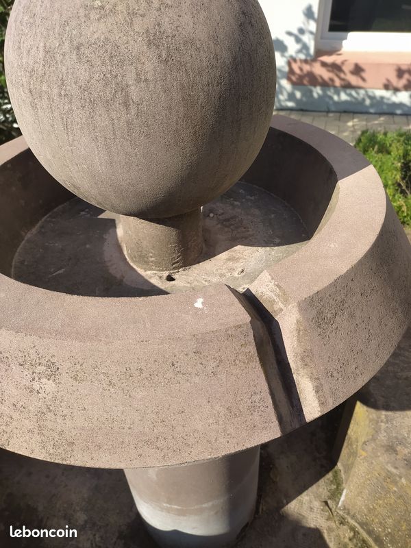 Fontaine en grès rose (image 3)