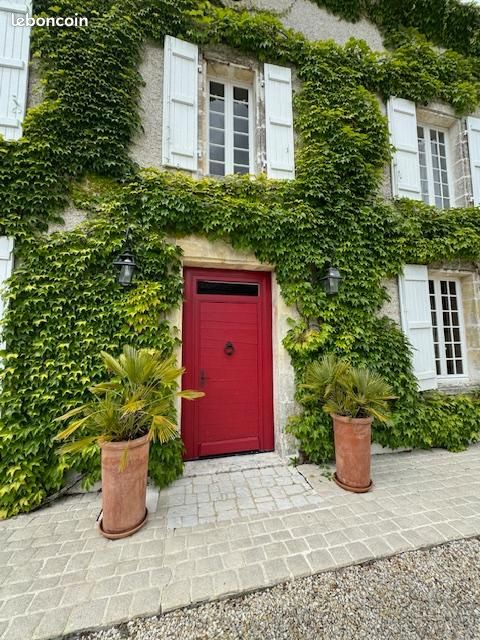 Maison 10 pièces 306 m² · à Roullet-Saint-Estèphe · 306 m² · 772 500 €