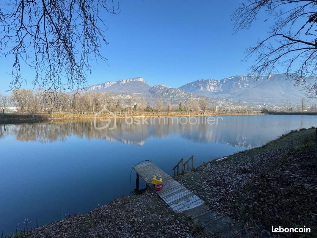 Terrain 32000 m² · à Voreppe · 496 000 €