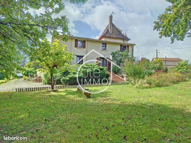 Maison 8 pièces 230 m²