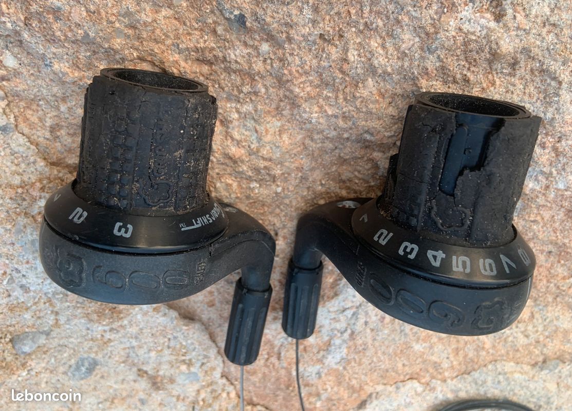 NOS Manettes Grip Shift SRT 600 Shimano 8 Vitesses – Rétro VTT – Noir