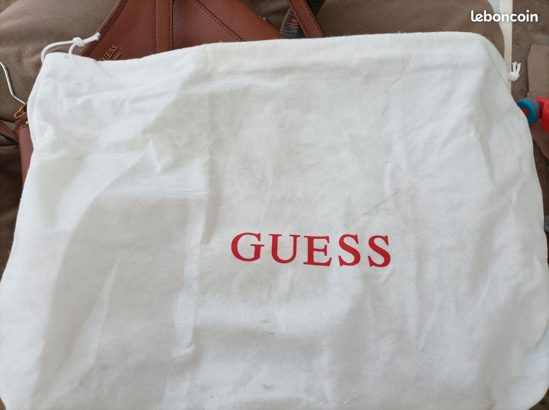 Sac à main Guess avec pochette Accessoires Bagagerie