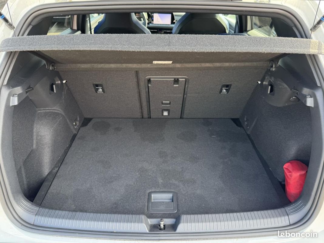 VOLKSWAGEN GOLF 8 R 4Motion 2.0 TSI 320ch DSG 7 (image 9)