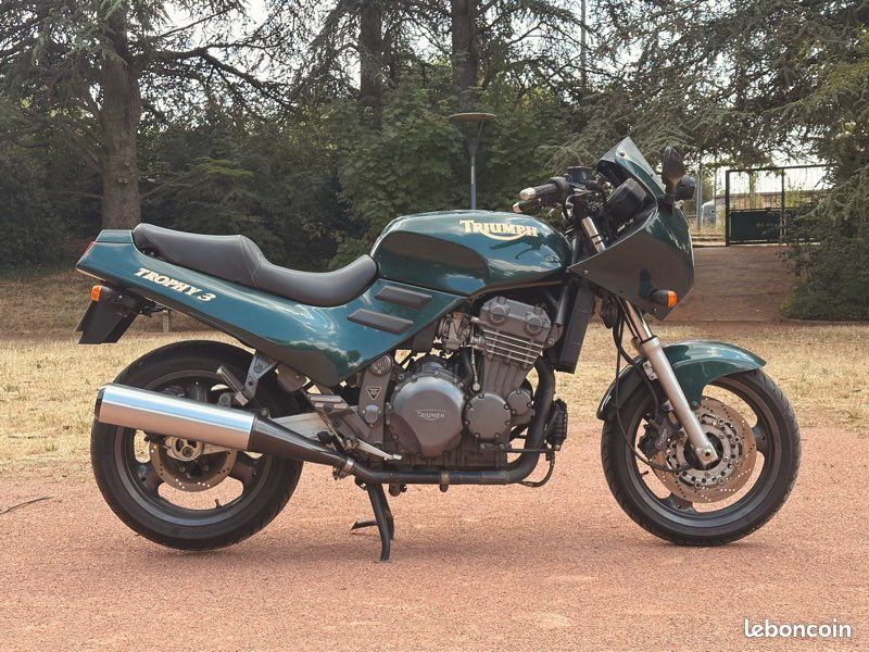 Trophy 900 (image 2)