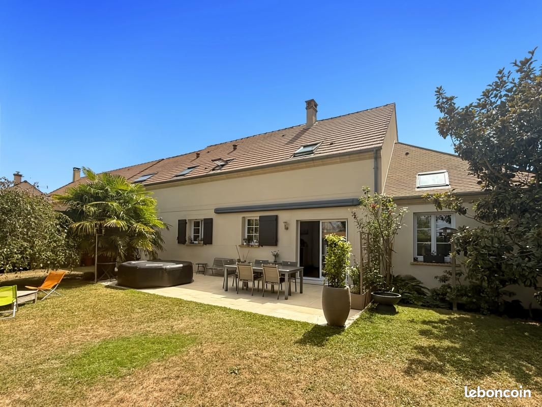 Maison 6 pièces 197 m² · à Hodent · 197 m² · 405 000 €