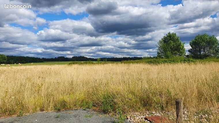 Terrain 1 761 m² Parcoul Chenaud