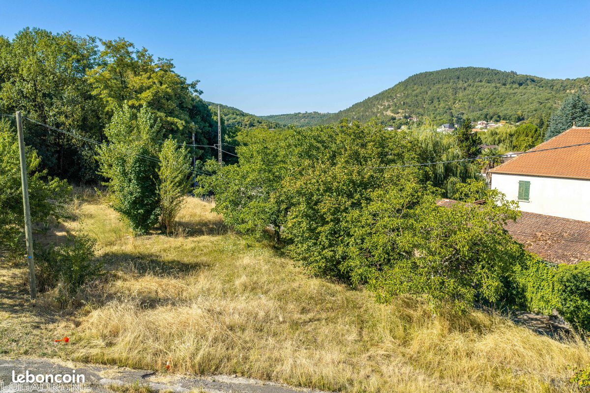 Terrain 1279 m² · à Douelle · 1 279 m² · 46 000 €