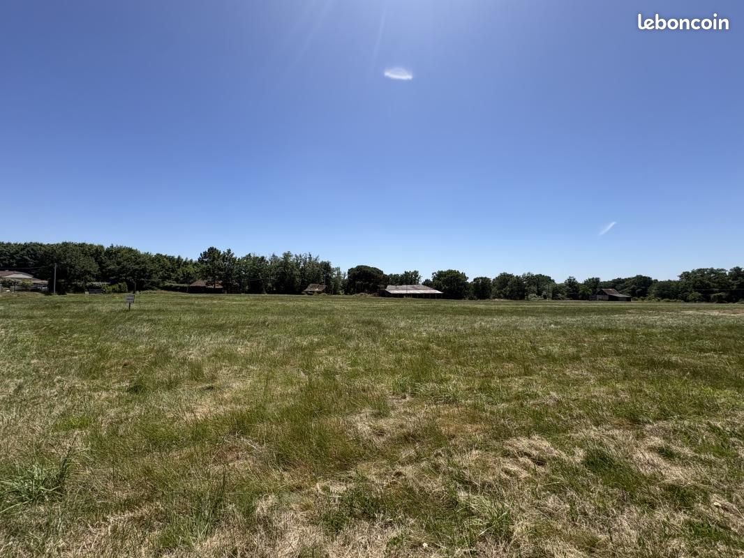 Terrain 1 335 m² La Force · 33 000 €
