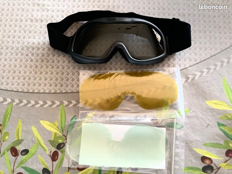 Lunettes ESS ICE3 noire + 3 jeux de verres HD