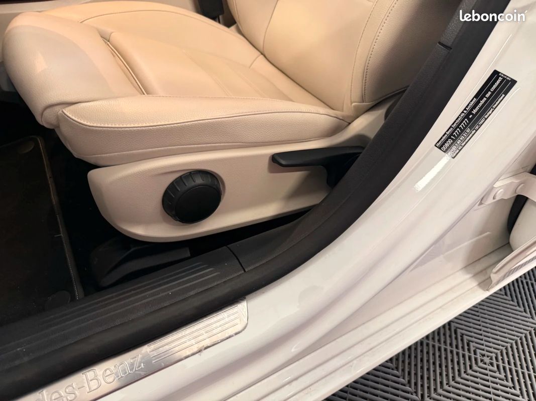 Mercedes-Benz CLASSE A Classe A 180 d 7G-DCT / APPLE CARPLAY / RÉGULATEUR / CAMÉRA / FAIBLE KM (image 38)