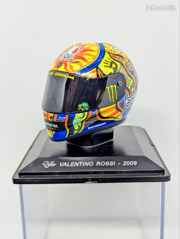 Casque Réplique Valentino Rossi Altaya échelle 1/5 - Winter Test 2004 N°24, Modèle D'occasion