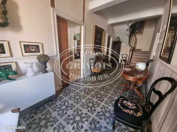 Appartement 5 pièces 196 m²