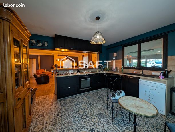 Propriété 7 pièces 150 m²