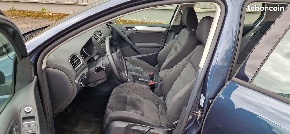VOLKSWAGEN Golf VI Highline, 1.6 tdi DSG, 105ch, 02/2011, 126800km, 5 portes, Carnet complet (image 4)