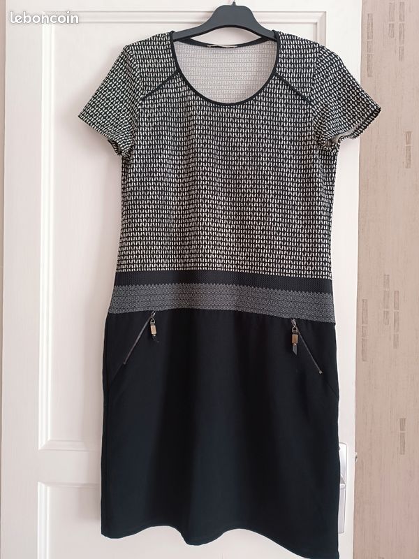 Robe De Soirée Armand Thiery Taille 40 - Noire Et Rouge, Doublée Avec Voile, Occasion Très Bon état