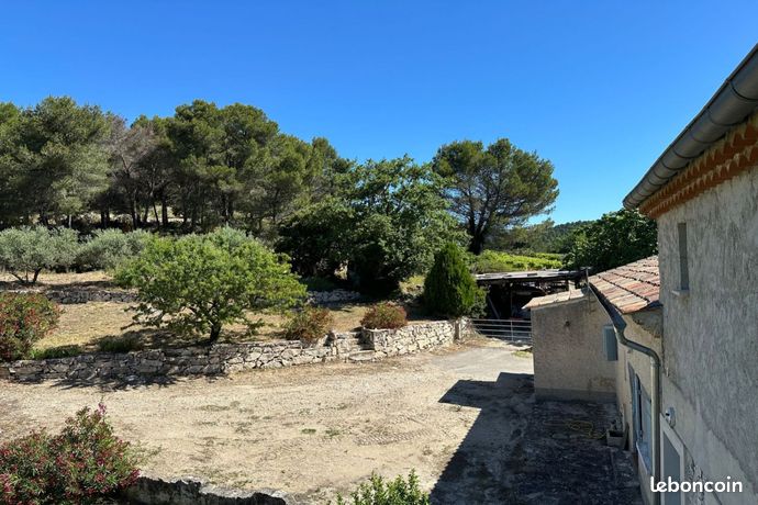 Mas 10 pièces 221 m²