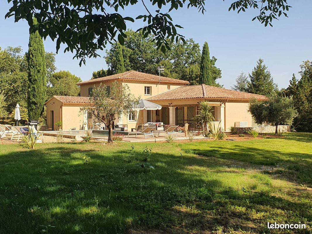 Maison 7 pièces 186 m² · à Jouques · 186 m² · 1 350 000 €