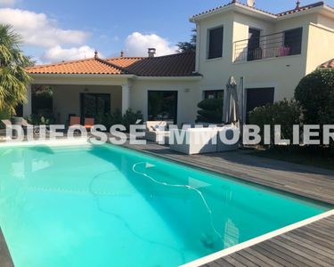 Maison 1 090 000 € - 230 m²