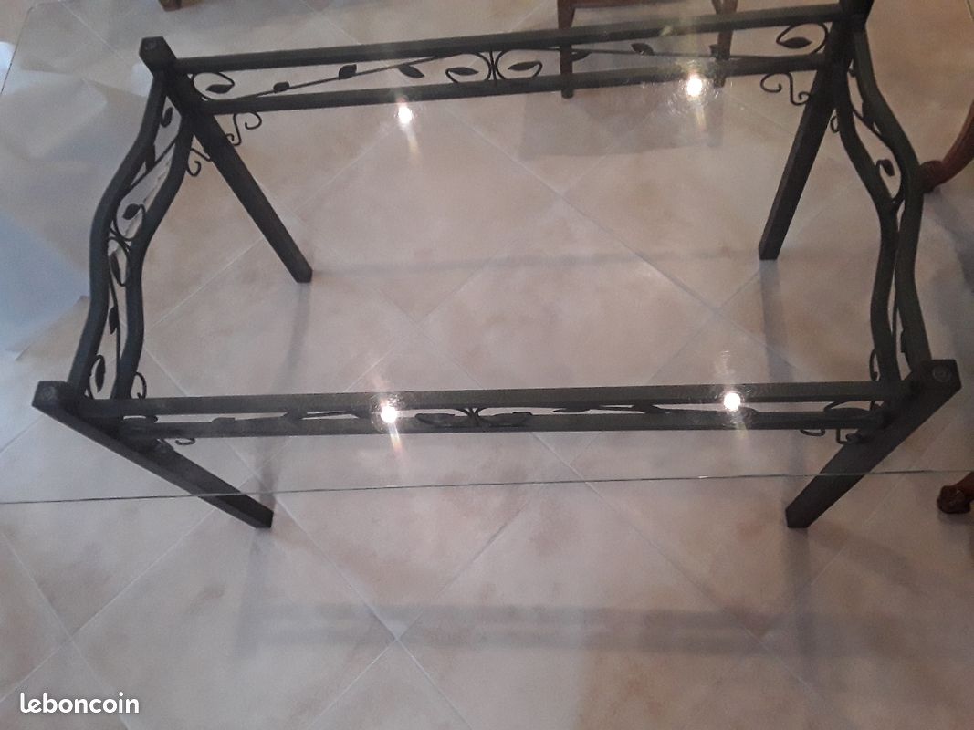Table en verre (image 1)