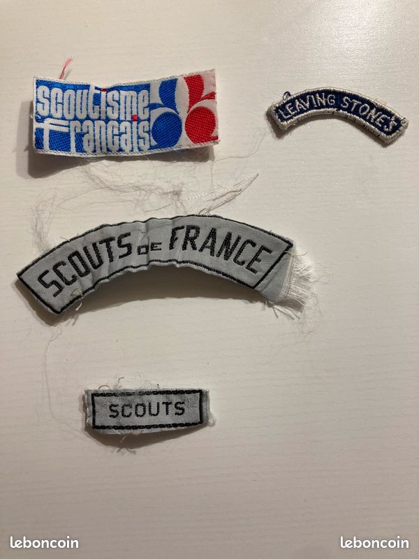 Scoutisme: Partition de Scout en Avant, auto-collant et 10 cartes
