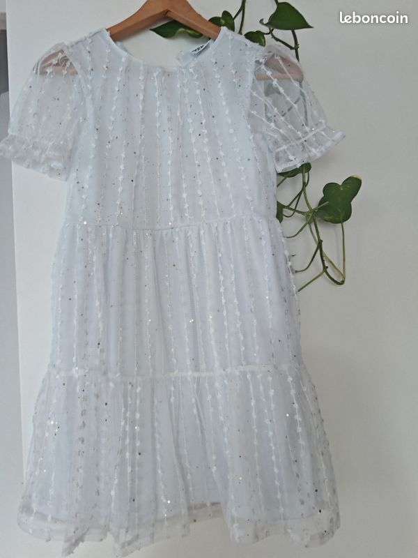 Robe habillée blanche dentelles mi-saison printemps Pâques baptême