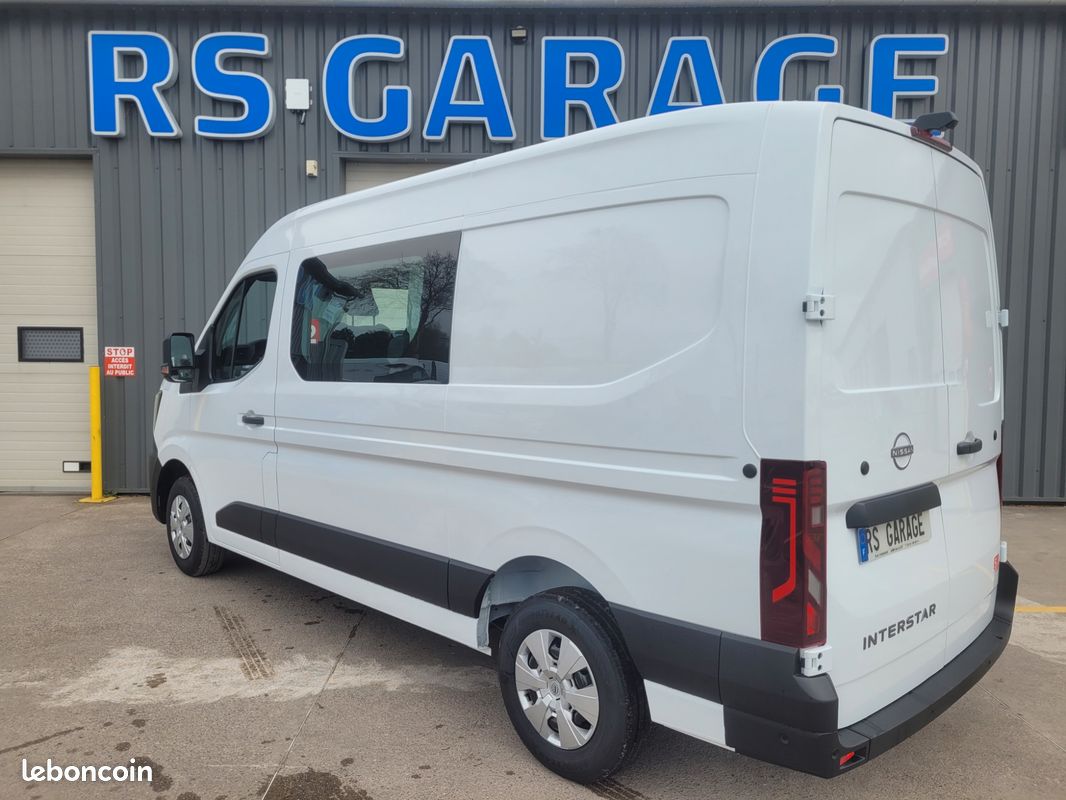 NISSAN INTERSTAR L2H2 FOURGON 2.0 DCI 170 A/T TEKNA CABINE APPROFONDIE FIXE 07 PLACES NEUF avec HABILLAGE BOIS + CAMÉRA DE RECUL + ANTIBROUILLARDS / GARANTIE CONSTRUCTEUR 5 ANS ( Prix Vente 38 990 HT) (image 2)