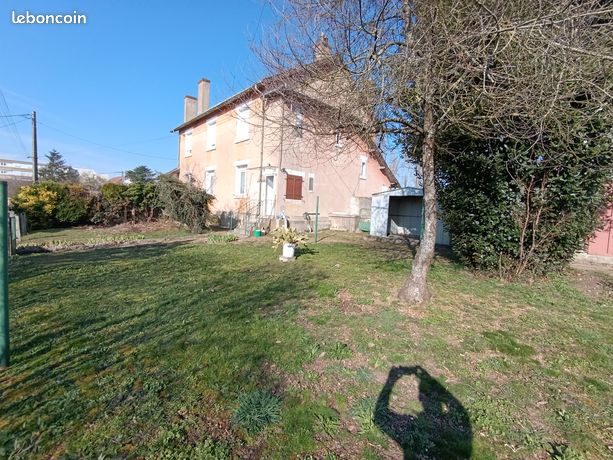 Appartement T2, terrain et dépendance
