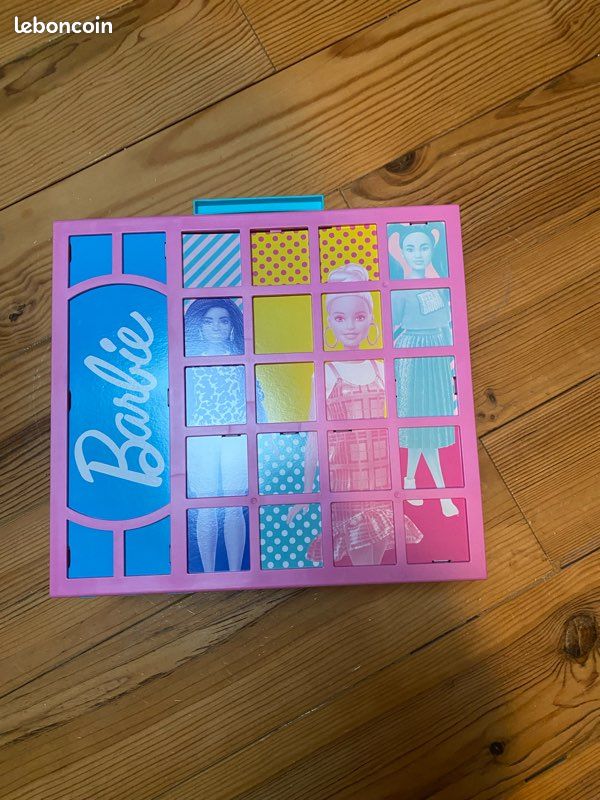 Lot barbies (image 1)