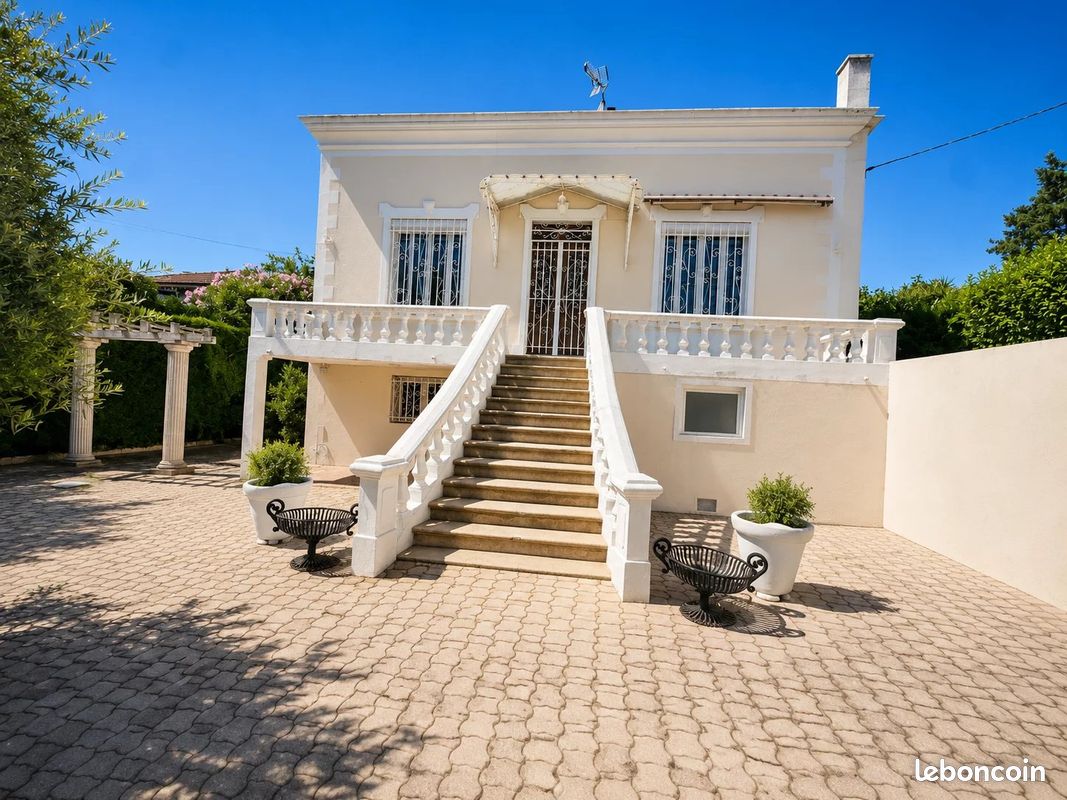 Maison 7 pièces 207 m² · à Montélimar · 207 m² · 430 000 €